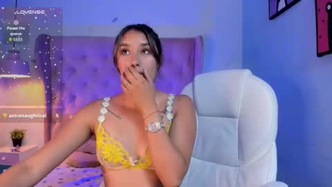 Sophie  online show from February 10, 11:52 pm