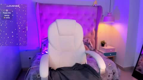 Sophie  online show from November 24, 7:56 pm