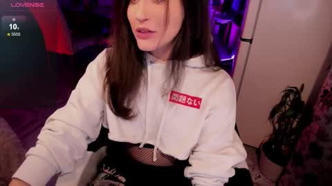 _sserendipityy_ online show from October 15, 3:57 pm