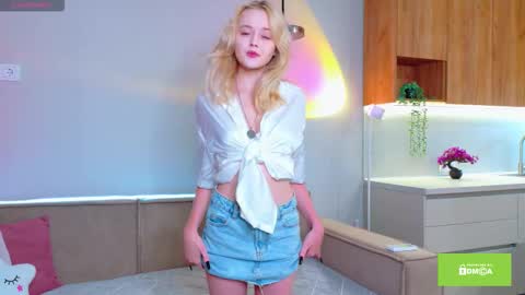 Snapshot of _starshine chatting on September 14, 2:47 am Lolla online show from September 14, 2:47 am