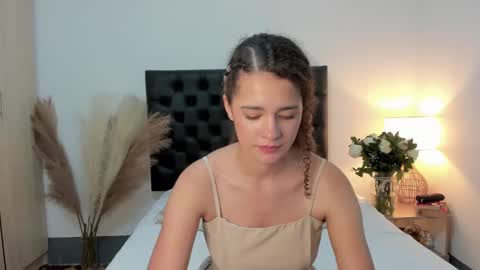 Snapshot of _sussi_ chatting on September 10, 1:45 pm Sussi online show from September 10, 1:45 pm