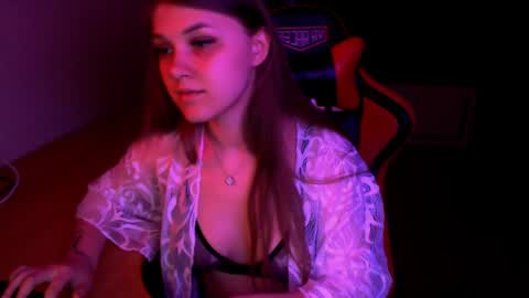 Mari online show from May 6, 9:10 pm