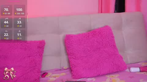   0900 p.m a 0500 a.m Colombia time UTC -5  online show from June 14, 2:35 am