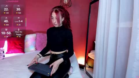    online show from March 14, 10:03 pm