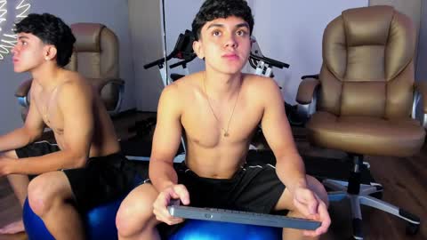 _taylorblack online show from April 1, 1:41 pm