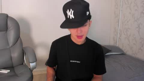 _taylorblack online show from March 29, 11:45 am