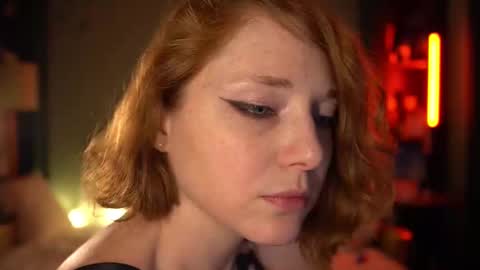 Evi online show from February 5, 6:33 pm