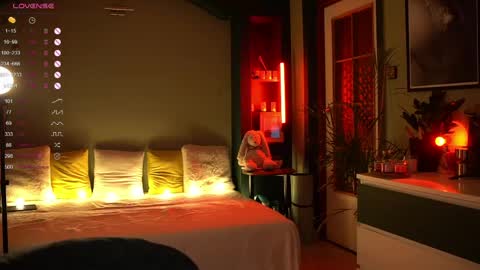 Evi online show from April 19, 6:10 pm