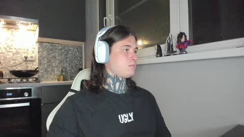 _torfin_ online show from February 20, 6:03 pm