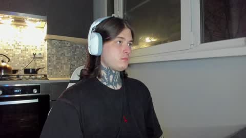 _torfin_ online show from December 1, 11:29 pm