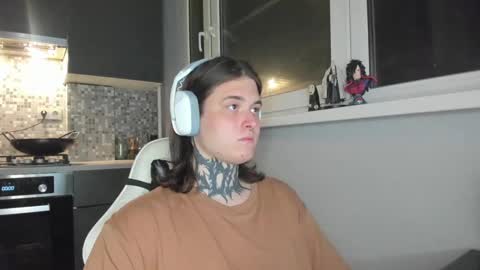 _torfin_ online show from February 16, 7:05 pm