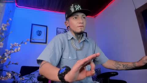 Snapshot of _tyler_joness chatting on September 22, 12:37 am Tyler online show from September 22, 12:37 am