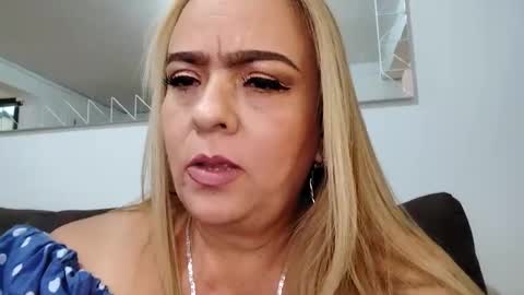 Valerie online show from November 22, 8:18 pm