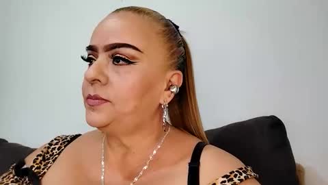 Valerie online show from November 17, 8:44 pm