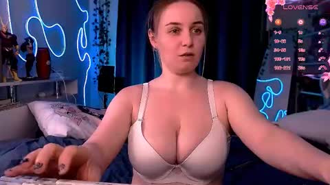 Tory lavender - MV online show from November 27, 3:41 pm