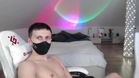 Snapshot of _yummybabes_ chatting on March 12, 3:18 pm Nicole Thomas Dave online show from March 12, 3:18 pm