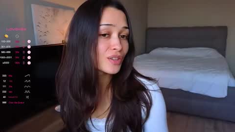 Snapshot of a_p_p_l_e chatting on September 21, 12:31 pm Mila and Jess online show from September 21, 12:31 pm