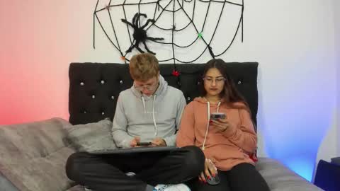 Snapshot of a_sexy_couple__ chatting on October 8, 7:31 pm A Sexy Couple online show from October 8, 7:31 pm