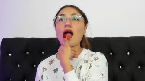 Snapshot of a_sexy_couple__ chatting on October 3, 8:39 pm A Sexy Couple online show from October 3, 8:39 pm