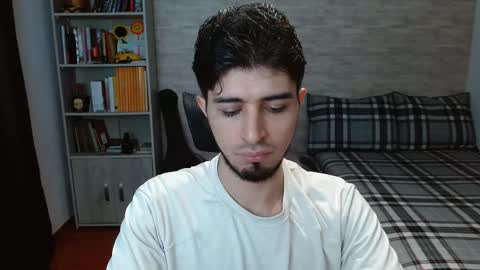 Aaron online show from October 27, 6:52 pm