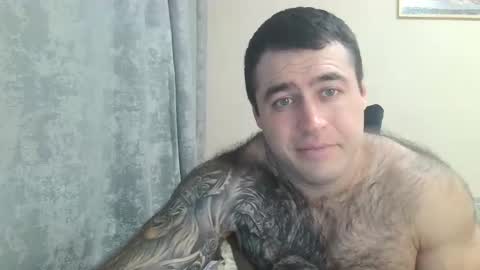 Snapshot of aaron_royal chatting on September 22, 5:28 pm Davin tayl online show from September 22, 5:28 pm