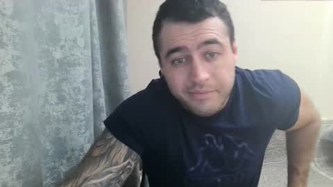 Snapshot of aaron_royal chatting on September 16, 4:43 pm Davin tayl online show from September 16, 4:43 pm