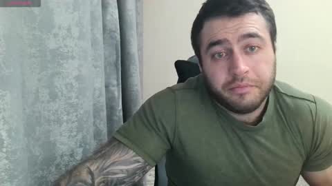 Snapshot of aaron_royal chatting on October 6, 5:42 pm Davin tayl online show from October 6, 5:42 pm
