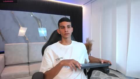 Aaron online show from March 5, 10:08 pm