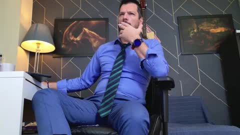 Aaron online show from November 9, 2:59 am