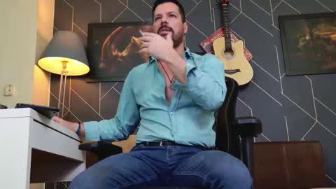 Aaron online show from December 21, 2:12 pm