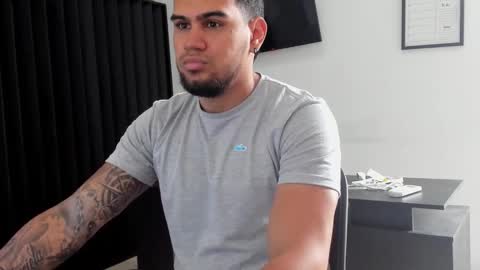 ig aaron hunter123 online show from March 30, 1:55 pm