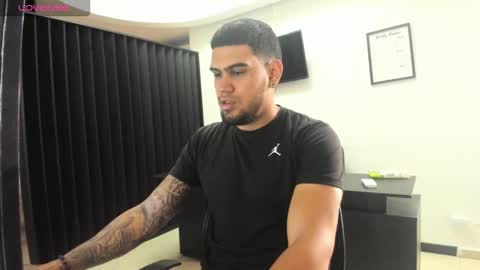 ig aaron hunter123 online show from March 17, 1:05 pm