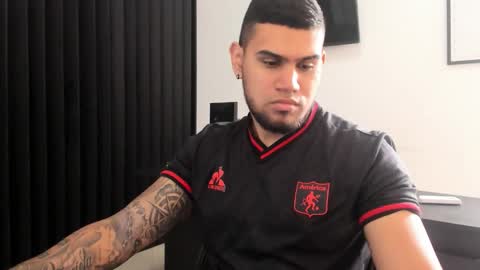 ig aaron hunter123 online show from February 16, 2:04 pm