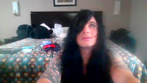 aaronprezent online show from December 5, 12:50 pm