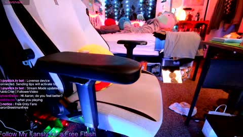 Aaron Skeetman online show from March 21, 9:47 am