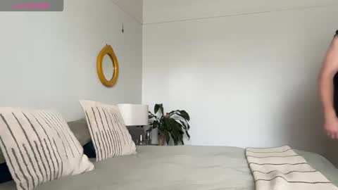 Snapshot of aaronstone_ chatting on October 13, 12:07 pm Scrufffypup online show from October 13, 12:07 pm