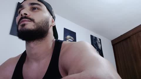 aaronteylor online show from December 8, 2:19 pm