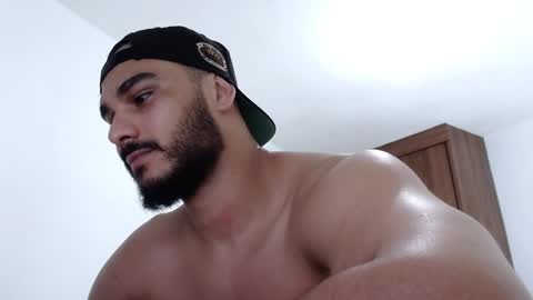 aaronteylor online show from December 19, 7:07 pm