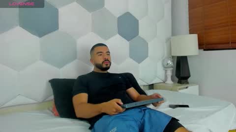 Aaron Vegaa online show from January 10, 10:59 pm