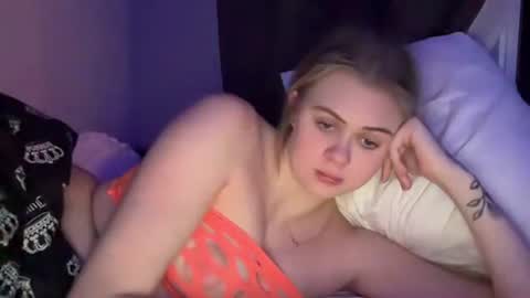 ababyy2901 online show from December 2, 6:34 am