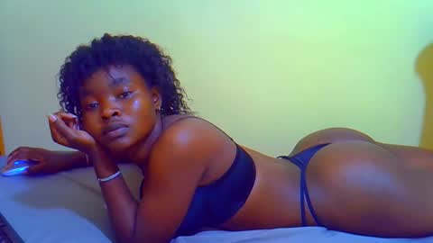 abbiehh online show from April 25, 1:41 pm