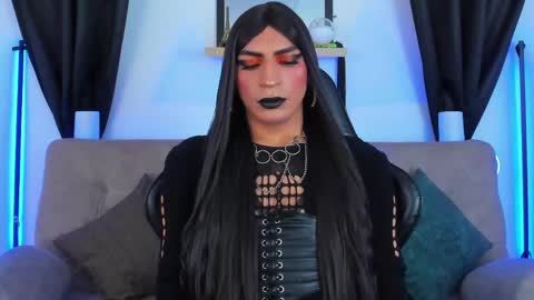 Abbigail Fuster  online show from May 28, 11:30 am