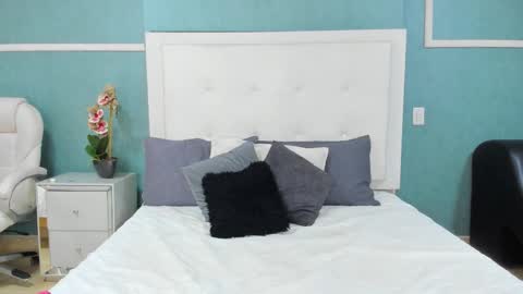 Abby Dixon  online show from March 25, 12:23 pm