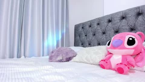 Snapshot of abbyfoxx_ chatting on February 28, 12:32 am Abby online show from February 28, 12:32 am