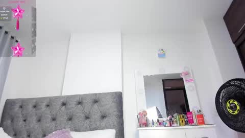Snapshot of abbyfoxx_ chatting on September 29, 10:20 pm Abby online show from September 29, 10:20 pm