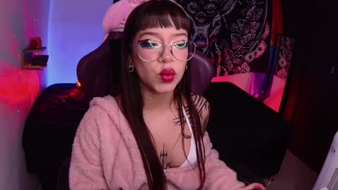 Snapshot of abbylizzyxx chatting on January 30, 11:24 pm Abby Lizzy online show from January 30, 11:24 pm
