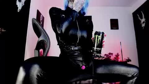 Abby online show from December 4, 2:22 am