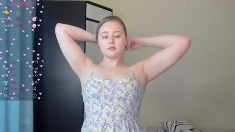 Snapshot of abbywyte chatting on March 3, 1:23 pm Abby    Stream at Sat  Sun  Mon  Fri online show from March 3, 1:23 pm
