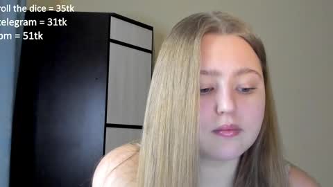 Snapshot of abbywyte chatting on January 25, 1:19 pm Abby    Stream at Sat  Sun  Mon  Fri online show from January 25, 1:19 pm