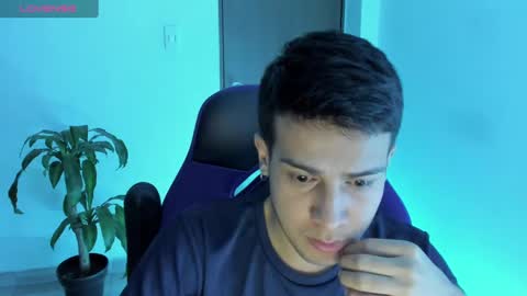 Independence model AbelAsburgo online show from October 28, 2:01 am